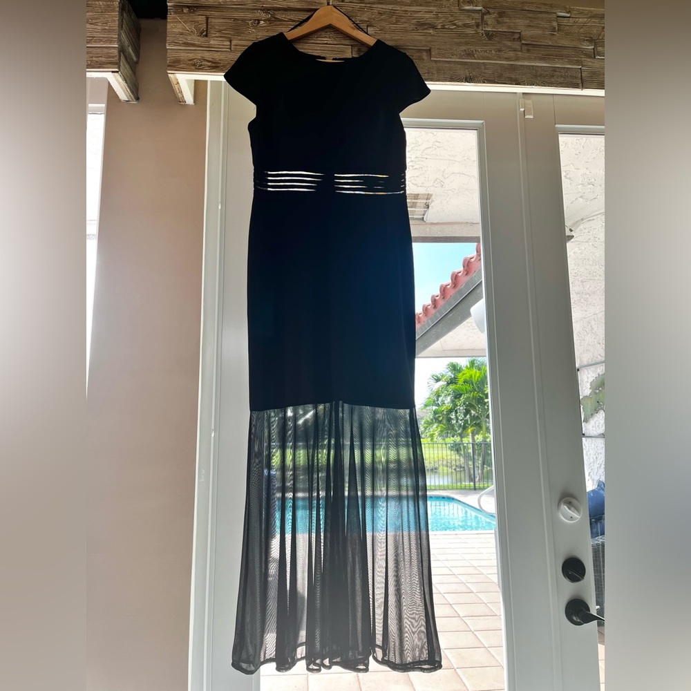 Black Maxi Dress / Nightway Size 10
